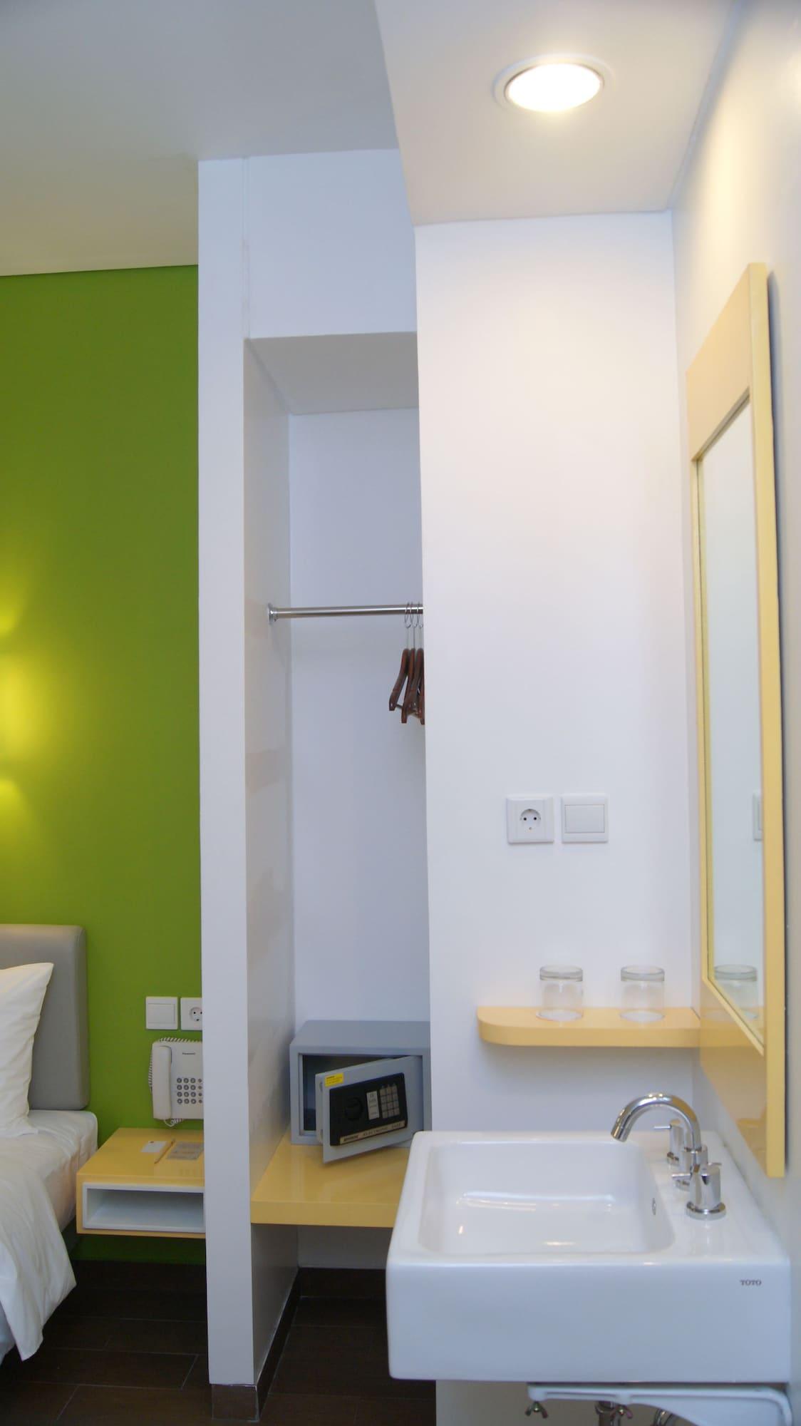 Amaris Hotel Mangga Besar Джакарта Экстерьер фото