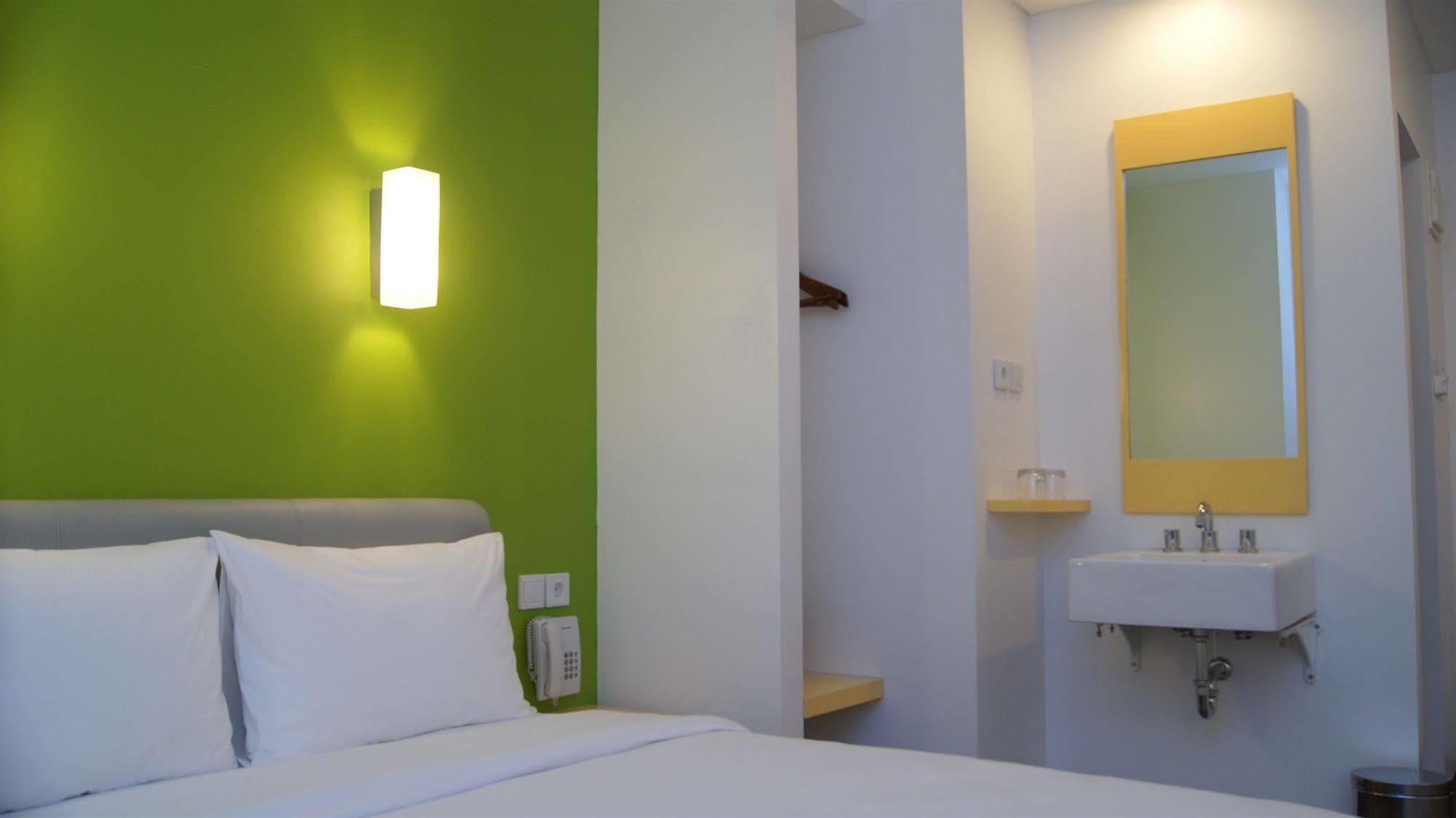 Amaris Hotel Mangga Besar Джакарта Экстерьер фото